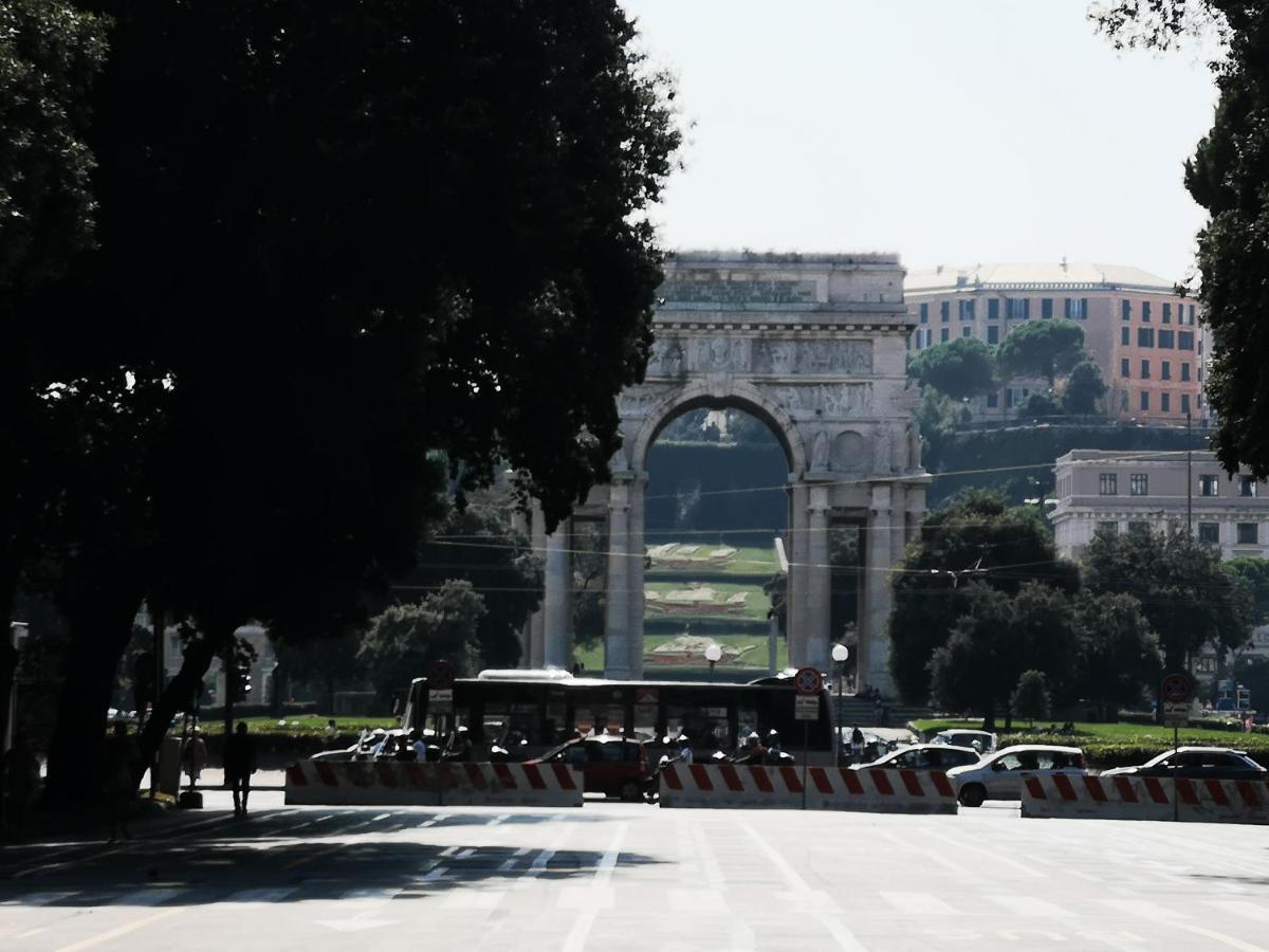 Suite Lambruschini Central With Top City View - Free Covered Parking Genua Exterior foto